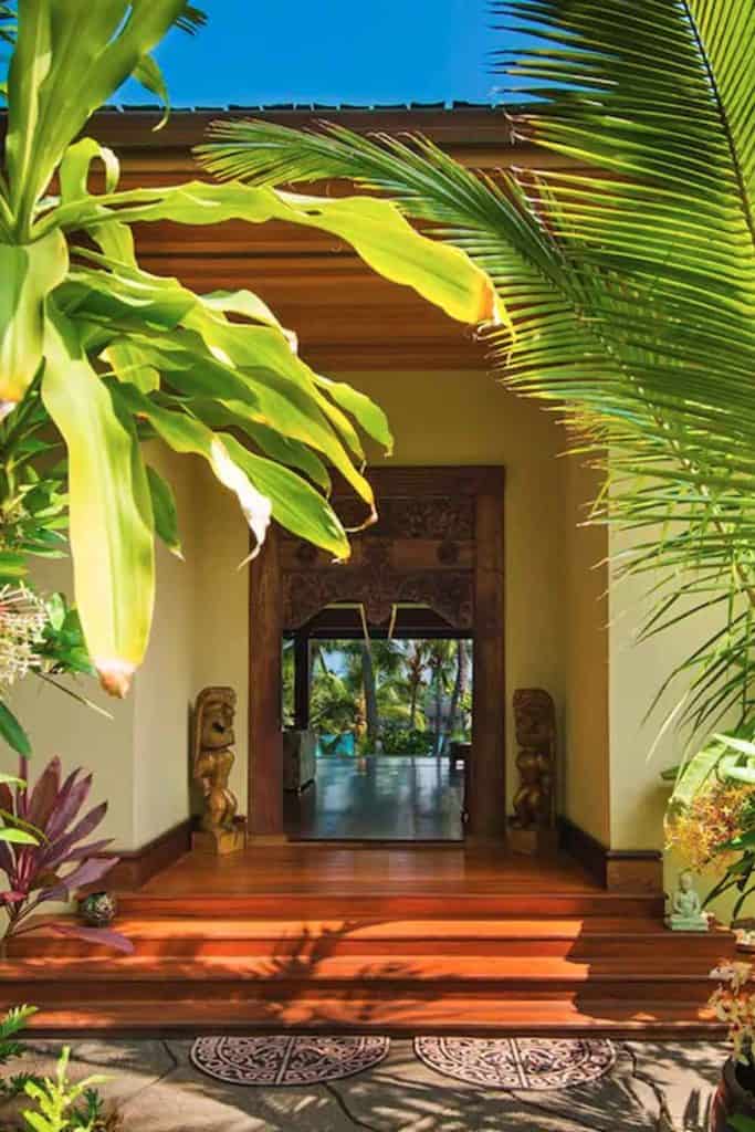 Tropical houses in hawaii