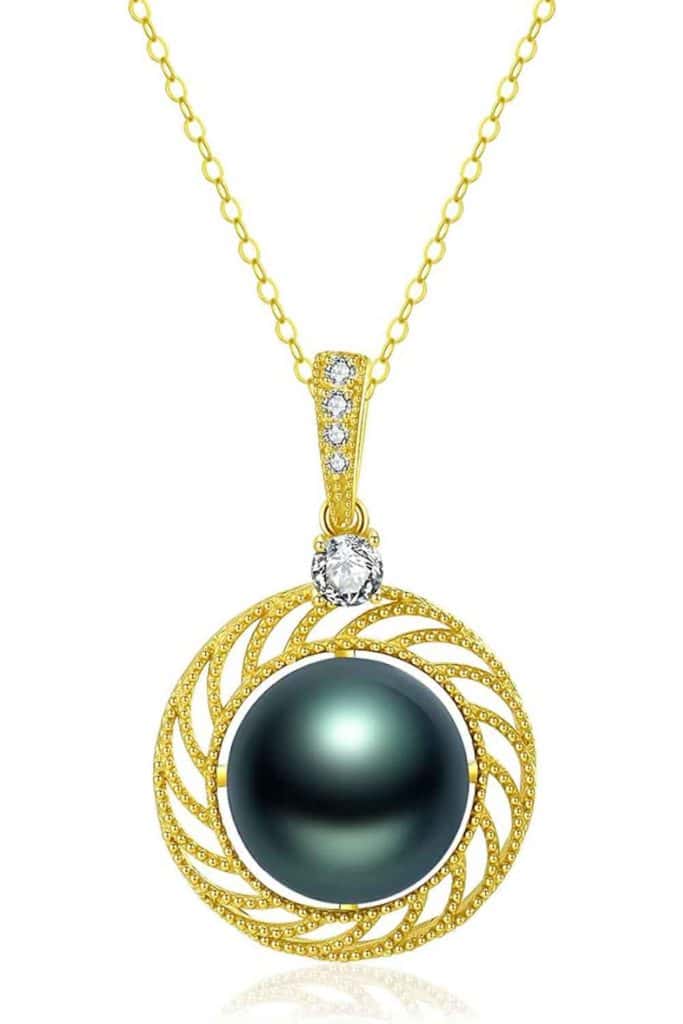 Beachy Jewelry Black Pearl Gold Necklace