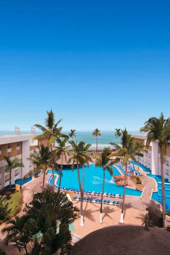 Mazatlan Resorts El Cid Castilla Beach Hotel Pool