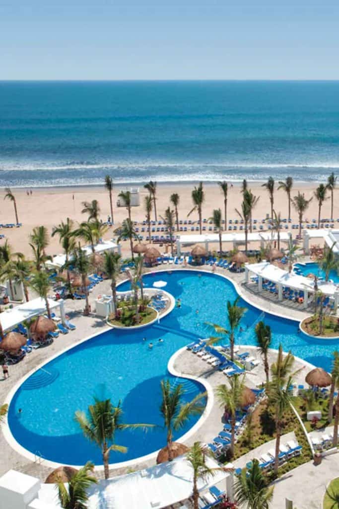 Mazatlan Resorts Riu Emerald Bay Pool