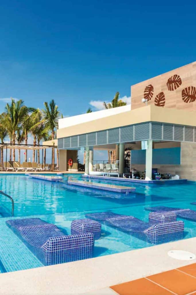 Mazatlan Resorts Riu Emerald Bay Pool Bar