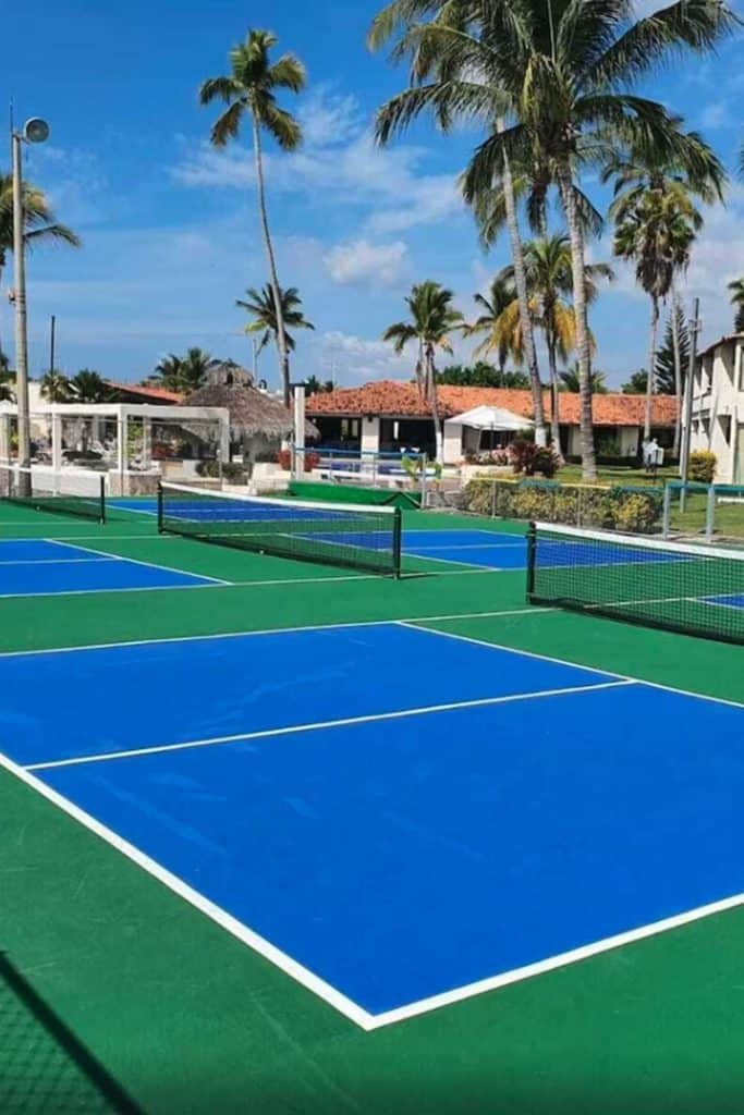 Barra De Navidad Hotels Cabo Blanco Hotel Tennis Courts